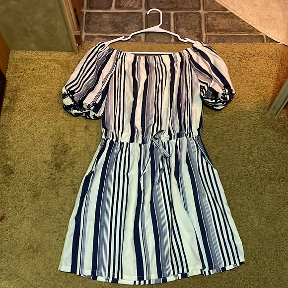 A romper - Picture 1 of 4